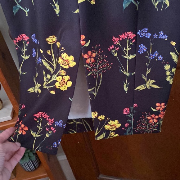 Beautiful H&M floral midi dress😍😍😍 - Picture 10 of 10